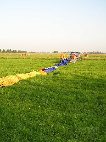 Ballonvlucht 24 mei 2007 (11).JPG